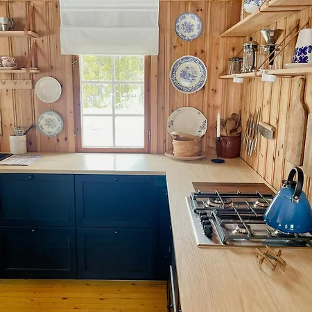 Modern And Traditional On Krokskogen Feriehus *