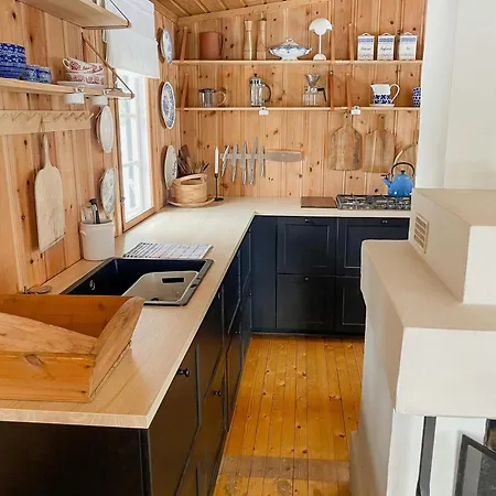 Modern And Traditional On Krokskogen 度假居 *